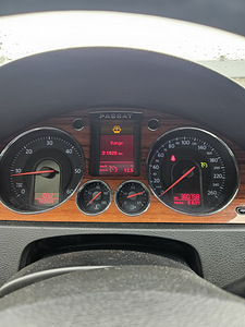 VW Passat 2.0tdi 103kw REGTASU MAKSTUD (14 foto / 15)