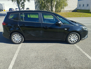 OPEL Zafira Tourer. (8 foto / 13)