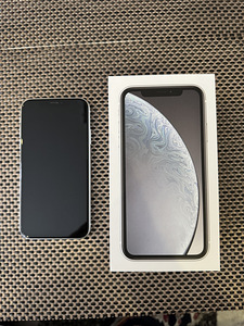 Apple iPhone XR 64GB White (2 foto / 3)