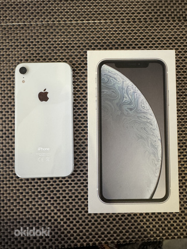Apple iPhone XR 64 ГБ белый (фото #3)