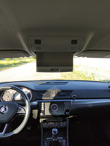 Skoda Superb (9 фото из 14)