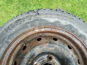 Kaks naastrehvi Continental 165/70 R14 velgedel (2 foto / 2)