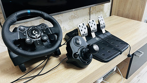 Logitech g923 руль, педали , коробка передачи (2 фото из 2)