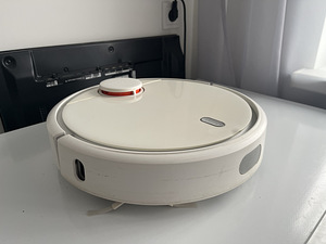 Xiaomi mi robot vacuum (1 foto / 3)
