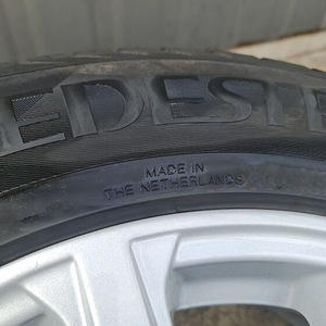 Шины Ford 235 55 17 Диски E7.5J x17H2 ET55 (6 фото из 9)