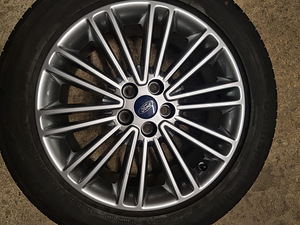 Ford Rehvid 235 50 18 Veljed E7.5J x18H2 ET55