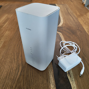 Huawei B818 4G LTE роутер (1 фото из 3)