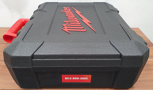 Milwaukee M12 BDD-202C Kohver (3 foto / 3)