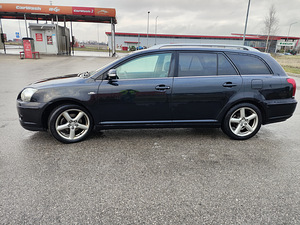 Toyota avensis 2006a. (2 foto / 10)