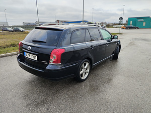 Toyota avensis 2006a. (3 foto / 10)
