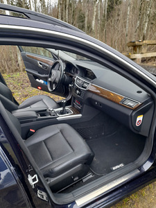 Mercedes Benz E200 tdi 2010 (6 foto / 10)