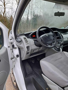 RENAULT TRAFIC 2,0 D 2012 (8 foto / 9)