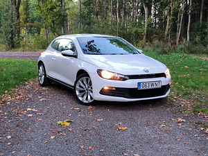 Volkswagen Scirocco 2.0TDI (2 фото из 12)