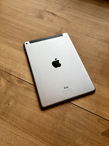 iPad Air 2 Wifi + сотовая связь (2 фото из 7)
