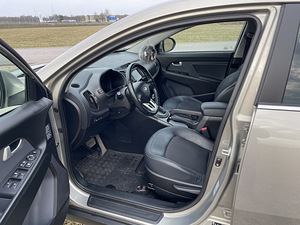 KIA SPORTAGE (5 фото из 8)