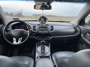 KIA SPORTAGE (8 фото из 8)