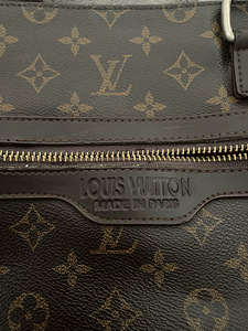 Shoulder Bag Louis Vuitton for Men (2 foto / 3)