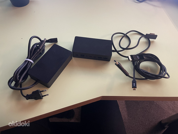 Microsoft Surface Dock 2