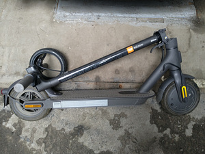 Xiaomi Mi 1S electric scooter (1 foto / 2)