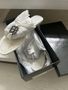 Calvin Klein (2 фото из 2)