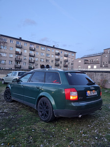 Audi A4 B6 3.0i Quattro 162kw ÜV 08.25 (2 foto / 10)