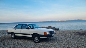 Audi 100 2.3E 100kw ÜV 08.25 (5 foto / 10)