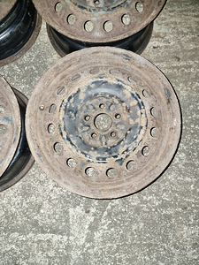 Plekkvelg Toyota (5 foto / 6)