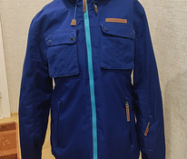 Ярко-синяя куртка размера L (40).