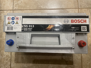 Bosch 100Ah 830A (EN) S5 013 (1 foto / 3)