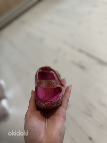 Продам сандали на девочку Crocs 26 (фото #3)