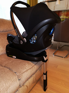 Maxi-Cosi CabrioFix turvahäll koos FamilyFix alusega (1 foto / 9)