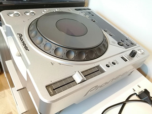 Пионер CDJ 800MK2 (2 фото из 2)