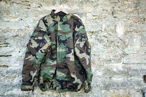 Camouflage jacket + pants, size L.