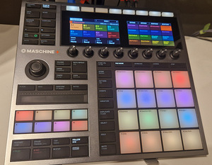 Native instruments Maschine plus groovebox (2 foto / 2)