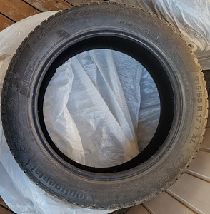 Шины Continental 215/55 R17 (1 фото из 5)
