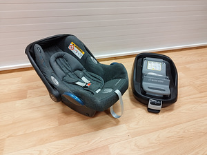 Maxi-Cosi Cabriofix ja Isofix FamilyFix (1 foto / 1)