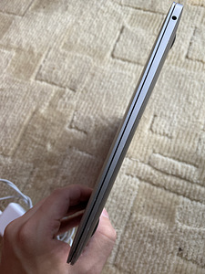 Apple MacBook Air Retina 13" 2019 i5/8GB RAM/128GB SSD MacOS (6 foto / 10)