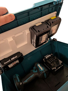 Крепление для аккумуляторов Makita Makpac для 18V аккумулято (3 фото из 3)