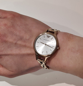 Emporio Armani käevõruga käekell (2 foto / 5)