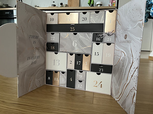 Loonfantastic GLOSSYBOX adventskalender 2023 (2 foto / 2)