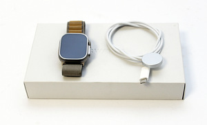 Apple Watch Ultra 2 49mm Titanium (2 foto / 2)