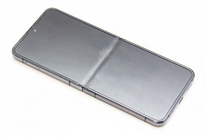 Samsung Galaxy Z Flip 4 256GB (2 foto / 3)
