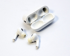 Apple AirPods Pro (2nd generation) (2 foto / 2)