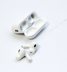 AirPods Pro 2 USB-C (2 фото из 2)