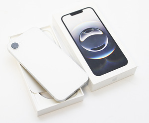iPhone 16e 128GB (3 фото из 3)