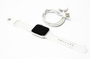 Apple Watch SE 2 44mm (2 foto / 2)