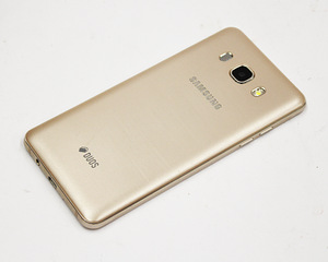 Samsung Galaxy J5 2016 (3 foto / 3)