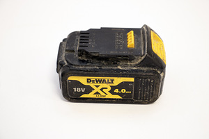 Dewalt 18V 4.0Ah (3 фото из 3)
