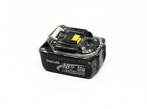 Makita 3.0Ah 18V (2 foto / 2)