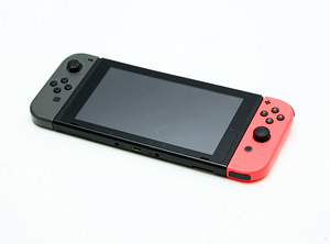 Nintendo Switch V2 32GB (2 фото из 2)